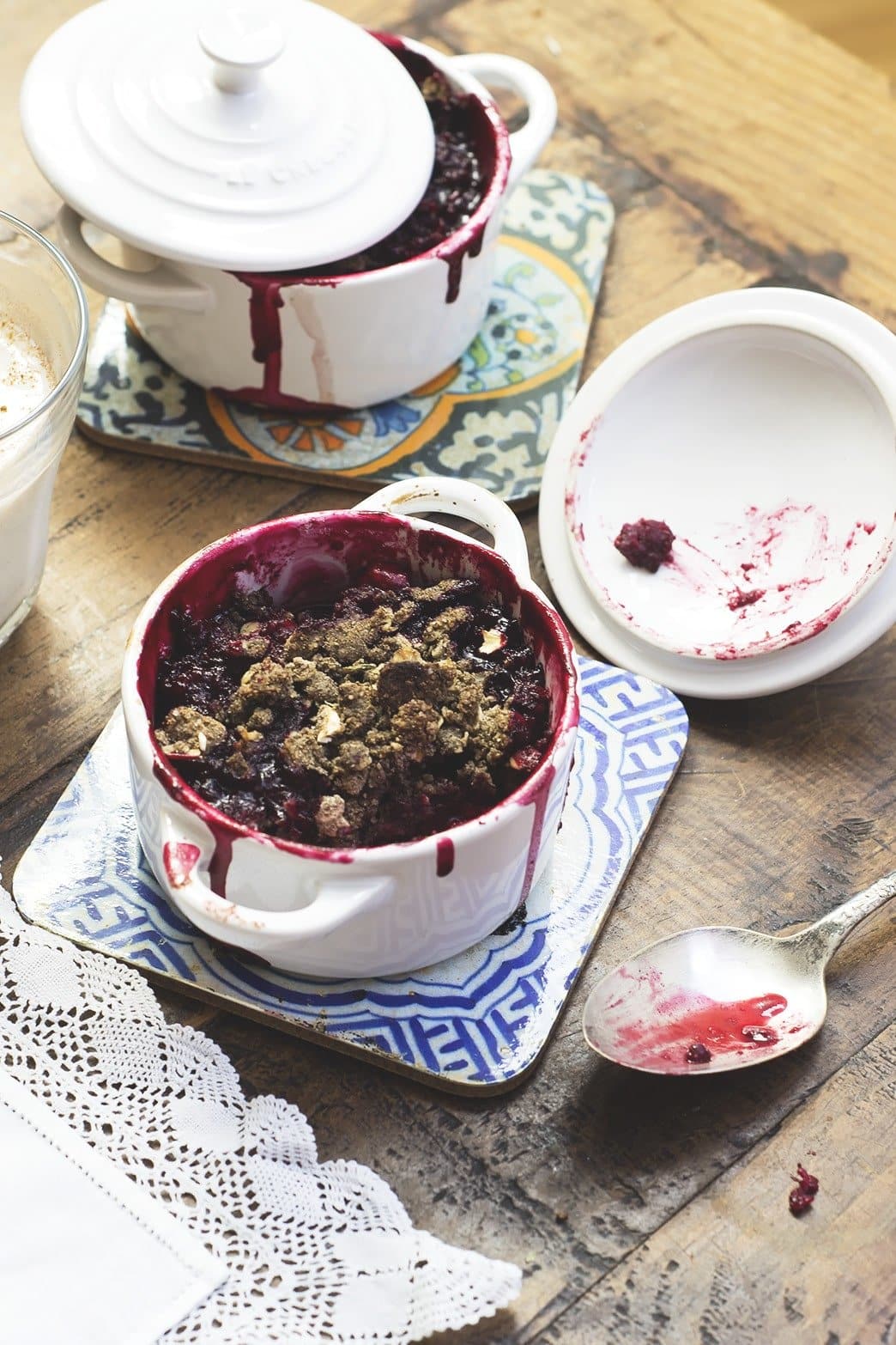 (vegan) berry buckwheat crumble- gnom-gnom.com