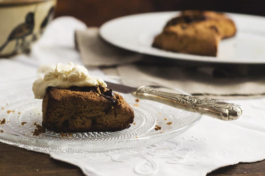 (vegan) rye gingerbread scones | gnom-gnom.com